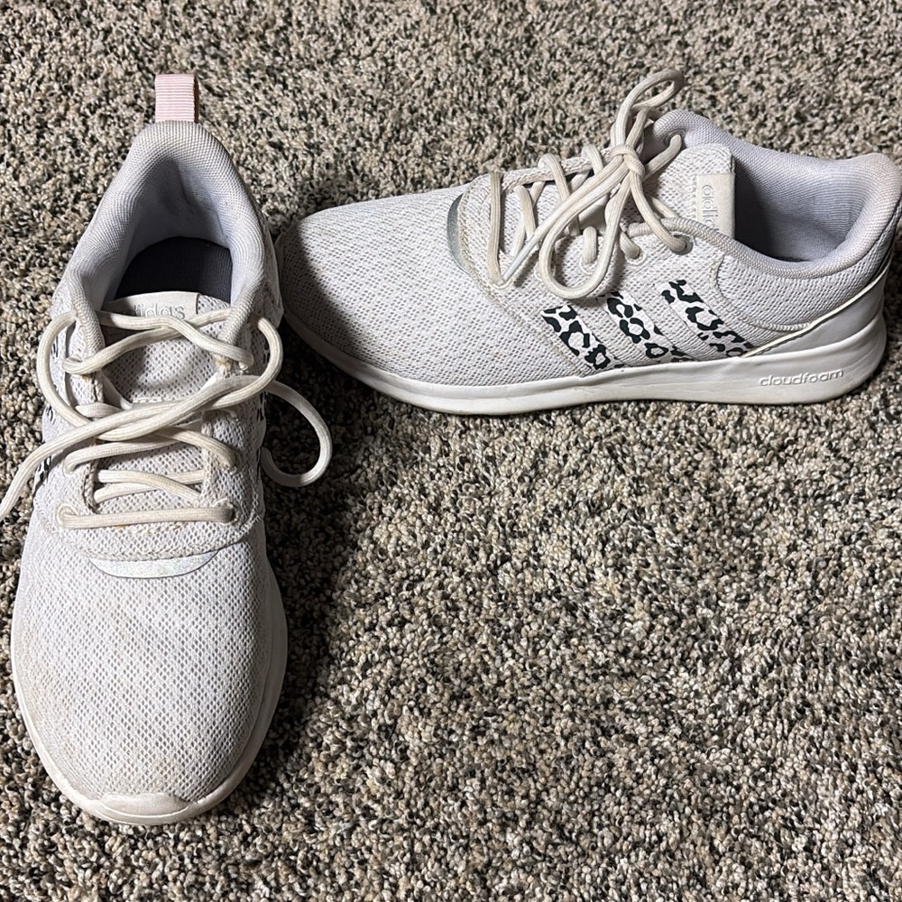 Adidas White Athletic Sneakers with Patterned Stripes